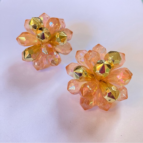 Vintage Jewelry - Vintage cluster clip earrings 50s 60s peach gold flowers mid century